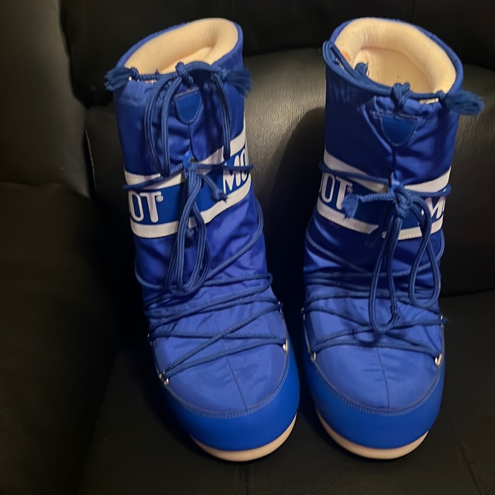 Moon Boots